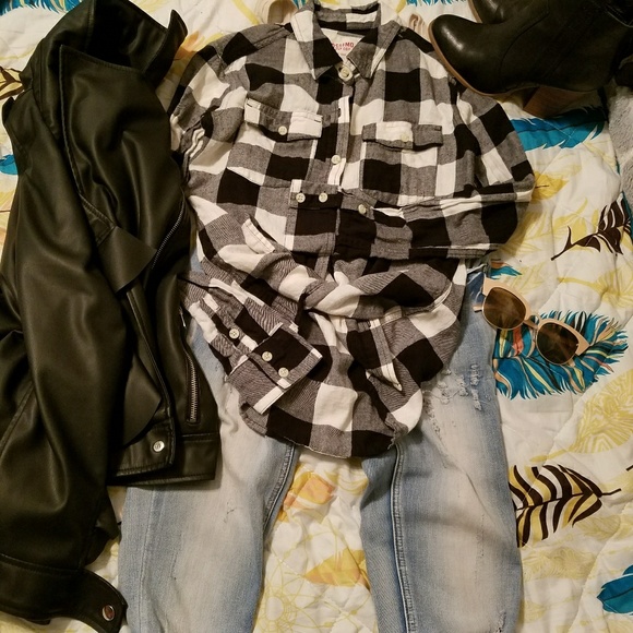 Nice long sleeved top - Picture 1 of 2